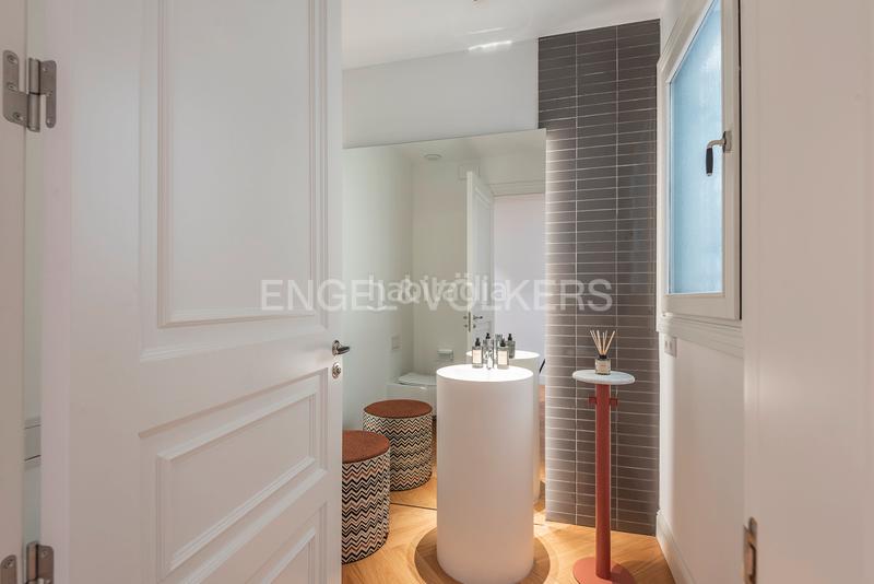 Foto d93e2d4f-cd2a-4ff7-ba23-d2db379d66e5. Apartament amb calefacció piscina a Dreta de l´Eixample Barcelona