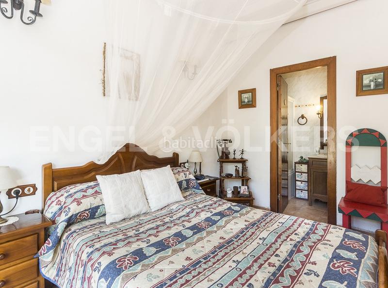 Foto db4c3ac2-b789-429f-a153-06984bf1fb26. Casa amb calefacció aparcament piscina a Bellamar Castelldefels