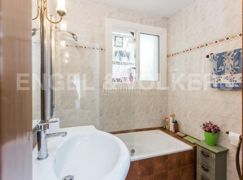 Foto e5717293-7adf-4a69-adb3-16adc57a2d9f. Casa amb calefacció aparcament piscina a Bellamar Castelldefels