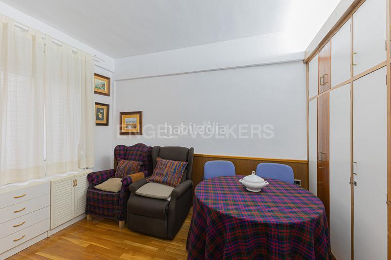 Foto 92e911de-eea4-4828-a5e5-1695a13191db. Apartamento amplio piso esquinero y alto en aribaugalvany en Barcelona