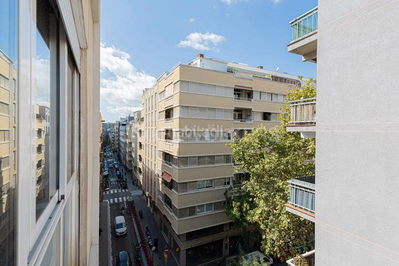 Foto e92f118e-4782-4800-a7e5-591173634603. Apartamento amplio piso esquinero y alto en aribaugalvany en Barcelona