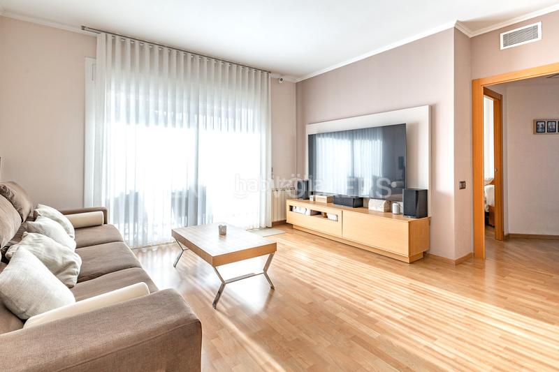 Foto 04cd4724-b501-49ce-8906-ba099804af65. Apartament amb calefacció aparcament a Eixample Sabadell