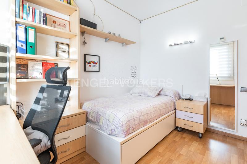 Foto 06e85670-5c09-4c40-b920-c0d7d6c6a4bc. Apartament amb calefacció aparcament a Eixample Sabadell