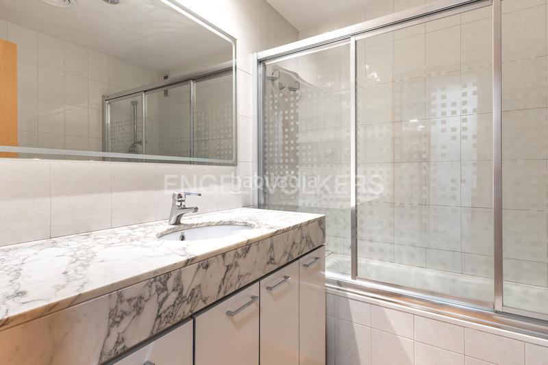 Foto 14610885-9d5a-4c8f-b3ca-07a34cc1cb21. Apartament amb calefacció aparcament a Eixample Sabadell