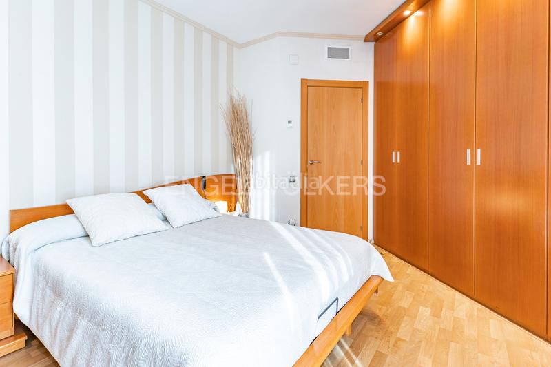 Foto 40aedb64-dedf-4203-82c8-7a5f5bb5da6a. Apartament amb calefacció aparcament a Eixample Sabadell