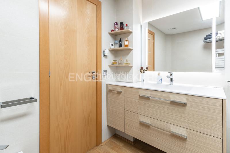 Foto 4bc4ee39-7cd4-4455-8df8-83e7eeafdf16. Apartament amb calefacció aparcament a Eixample Sabadell