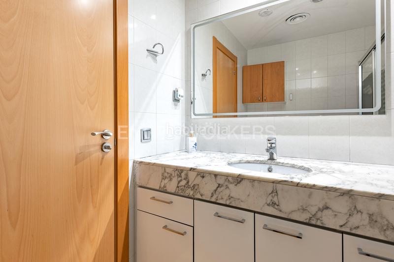 Foto 8ed673a7-31dd-401c-99d1-30580d7801a9. Apartament amb calefacció aparcament a Eixample Sabadell