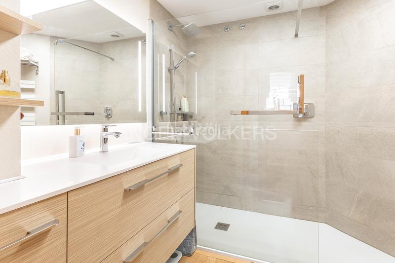 Foto 970a2808-3cac-4718-871a-f768a8b83f5c. Apartament amb calefacció aparcament a Eixample Sabadell