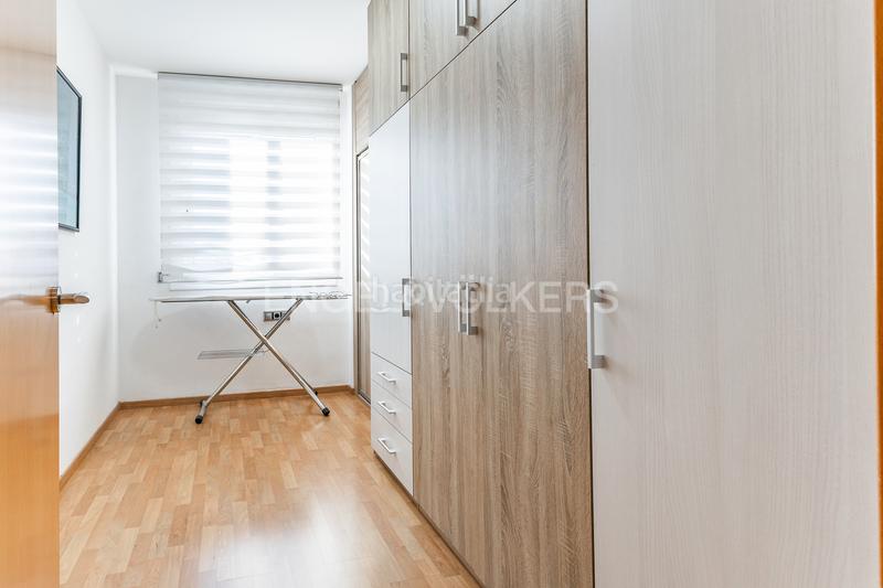 Foto a23c3397-8c2c-4356-9bce-b6e949dfbeab. Apartament amb calefacció aparcament a Eixample Sabadell