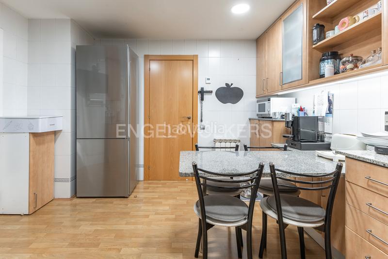 Foto be0c36d5-9ba1-4482-87d8-c761366e525b. Apartament amb calefacció aparcament a Eixample Sabadell