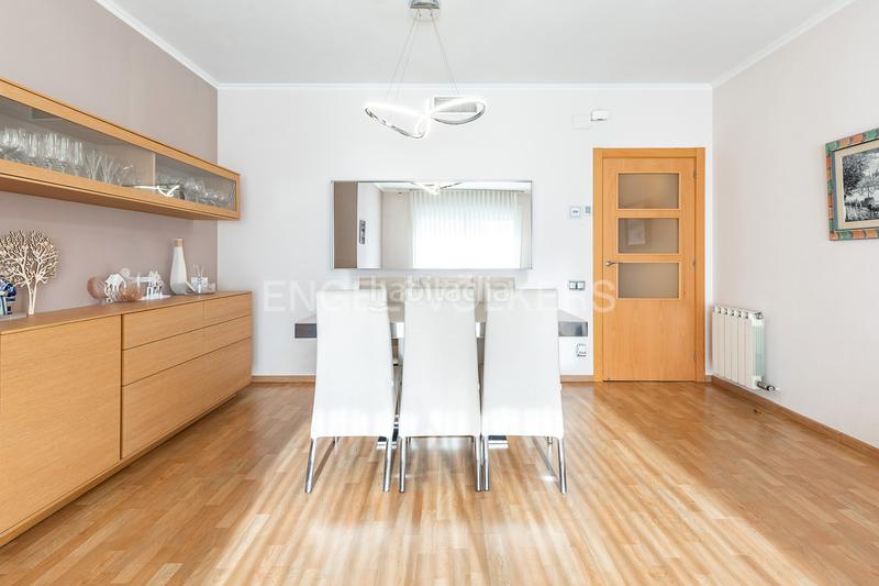 Foto e29d4232-5a01-4942-8517-16c0e6942679. Apartament amb calefacció aparcament a Eixample Sabadell
