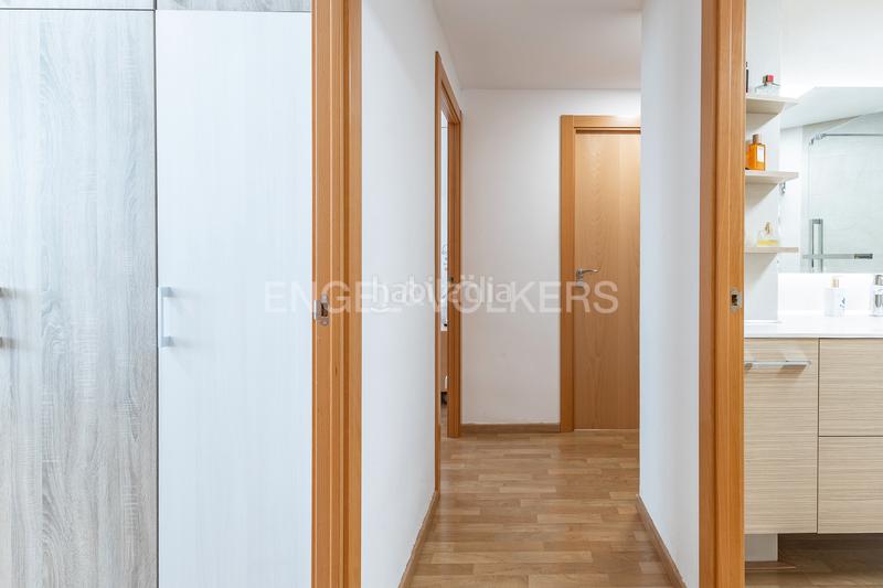 Foto e88dbf2b-6ecf-43c1-b72c-49ae06b44462. Apartament amb calefacció aparcament a Eixample Sabadell