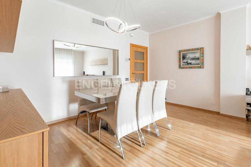Foto f2c6f57d-ed3d-496d-9f37-6942b2746a62. Apartament amb calefacció aparcament a Eixample Sabadell