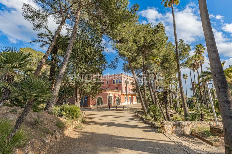 Foto a8edd620-2bc7-4f86-9218-48e167237568. Haus mit heizung parking in Vinyets-Molí Vell Sant Boi de Llobregat