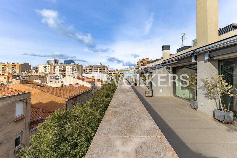 Foto 204ab011-f8fb-4856-8057-fbcaf4e1ff27. Duplex con riscaldamento parcheggio in Centre Sabadell