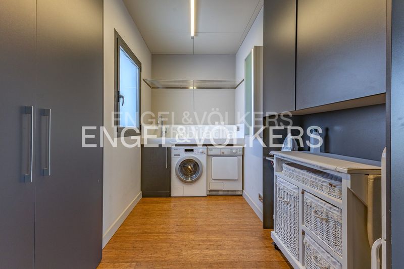Foto f42e3bca-73d3-4fc8-8c75-3e5a79d66814. Duplex con riscaldamento parcheggio in Centre Sabadell