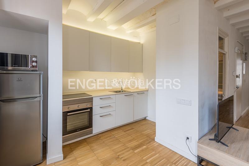 Foto 48e9f6b4-1b73-4bdc-8278-3a7e481f1e3f. Alquiler apartamento  renovado y luminoso cerca de la rambla en Barcelona