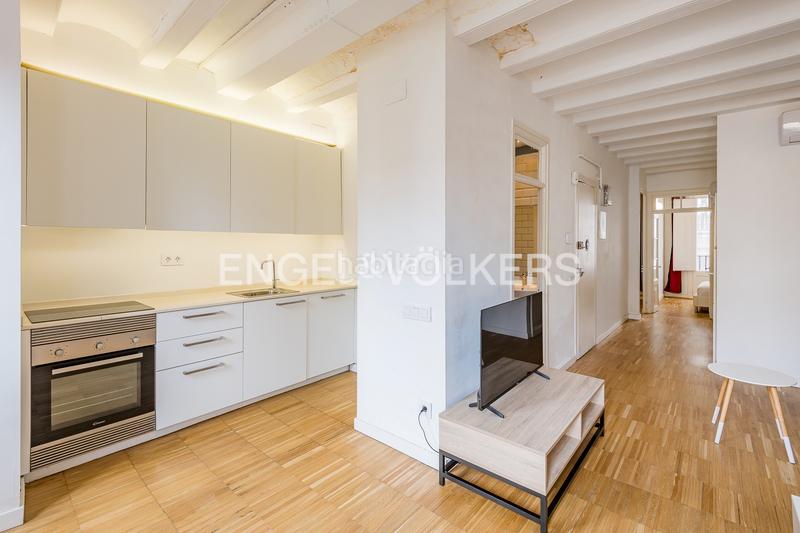Foto ad9f4928-625f-4f6c-a8d3-73f8890e97ee. Lloguer apartament amb calefacció a Raval Barcelona