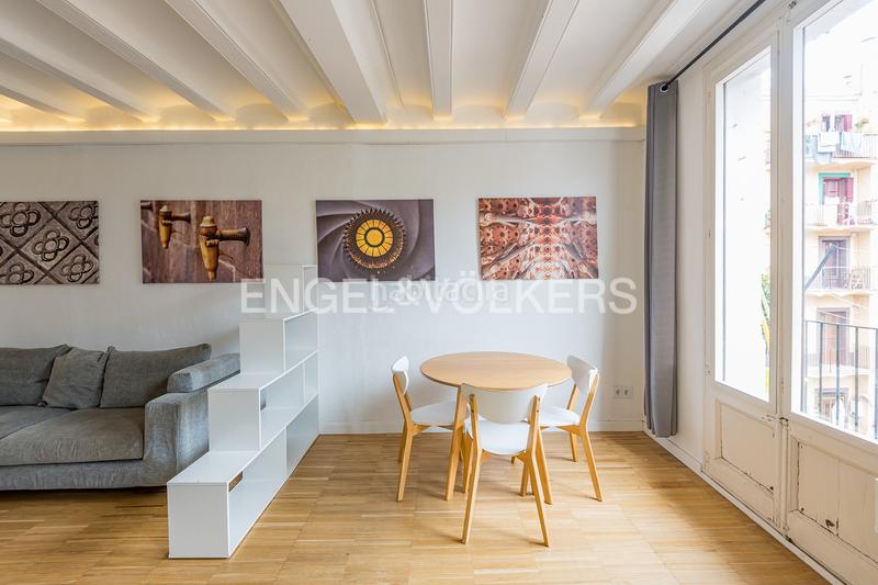 Foto d7b05aa1-32d2-4f9e-b5ea-2e1c9b44272c. Miete appartement mit heizung in Raval Barcelona
