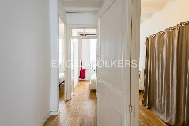 Foto 2718aa94-7b7b-4f97-8a87-3486f10cd4ff. Rent apartment with heating in Raval Barcelona