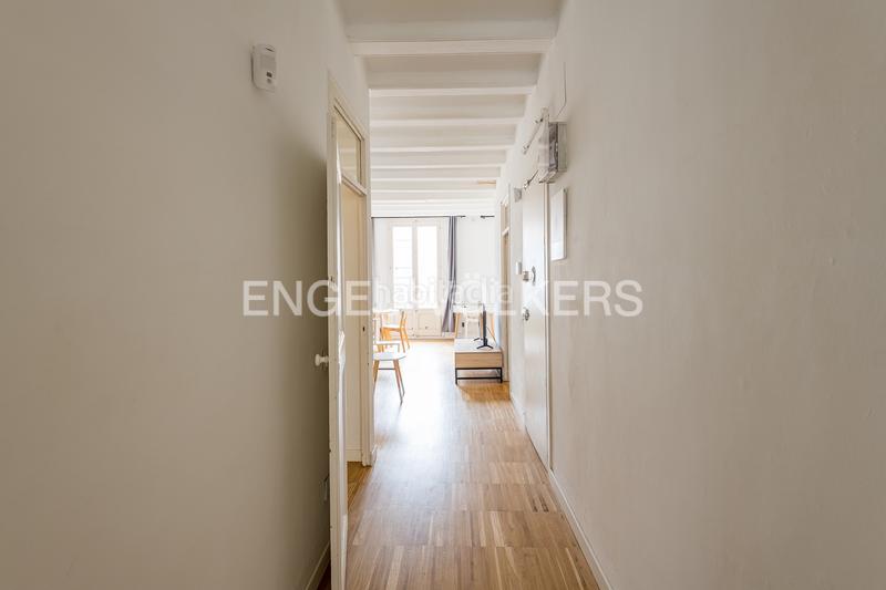 Foto 79e3bc93-9784-4fd1-a330-1b8c55704072. Rent apartment with heating in Raval Barcelona