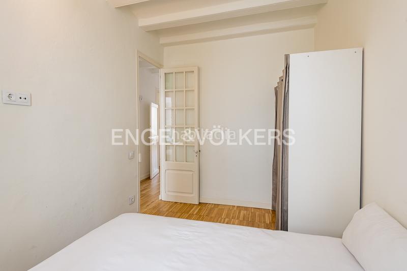 Foto b9c752a8-562d-423f-8b5e-c0b60b07ded9. Rent apartment with heating in Raval Barcelona