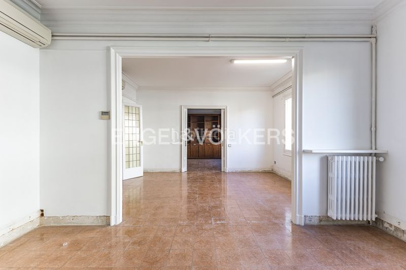 Foto 0f88d215-10db-4d4b-aec3-40c0550a0a25. Pis amb calefacció a Dreta de l´Eixample Barcelona