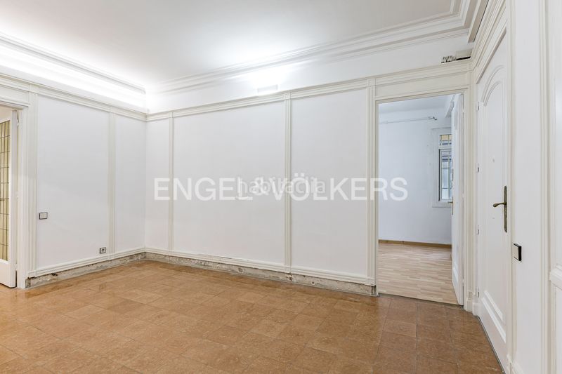 Foto a3716d37-f400-4996-9d3d-3a533beb2f6f. Pis amb calefacció a Dreta de l´Eixample Barcelona