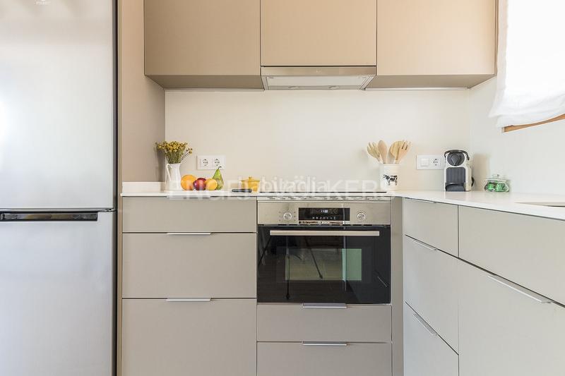 Foto 9efb89ea-43cd-4d8d-aa7a-e7424cb3276c. Alquiler ático atico con estupenda terraza en Gòtic Barcelona