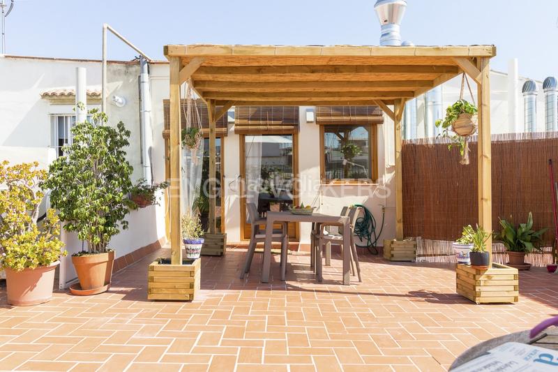 Foto d99ffcae-5ee9-4b72-8e0a-329303e9736f. Alquiler ático atico con estupenda terraza en Gòtic Barcelona