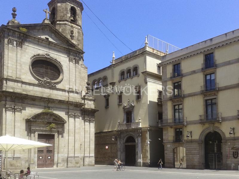 Foto 26aa11ef-2ad2-43cf-8566-da6c88006e20. Rent penthouse with heating in Gòtic Barcelona