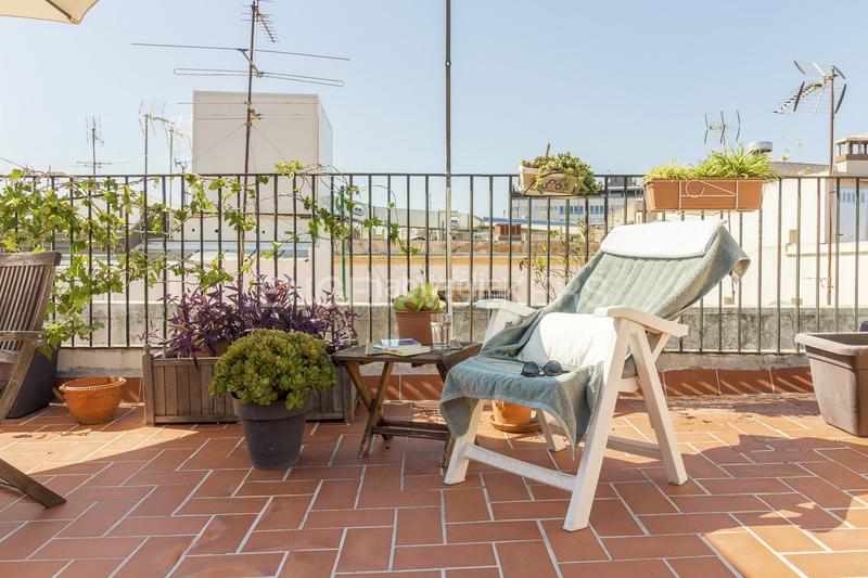 Foto a711e0ed-ba6b-4582-9e6b-28de5b94c065. Rent penthouse with heating in Gòtic Barcelona