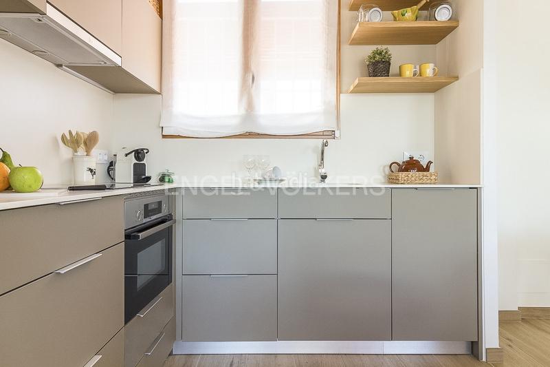 Foto ce8b2feb-c9d7-415b-b53f-f2dcb5a700ff. Rent penthouse with heating in Gòtic Barcelona