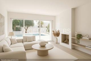 Casa a Cunit Residencial. Luminosa casa con vistas al mar recién reformada