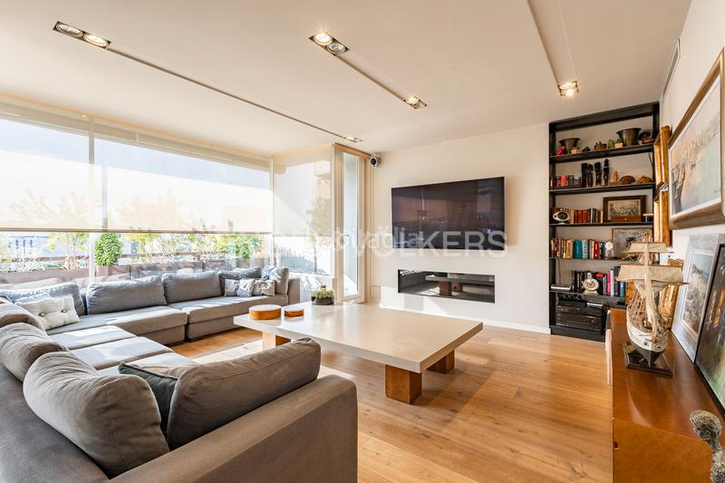 Foto c26fc931-3623-40e5-b8d4-be813cc93a4d. Lloguer apartament amb calefacció aparcament piscina a Barcelona