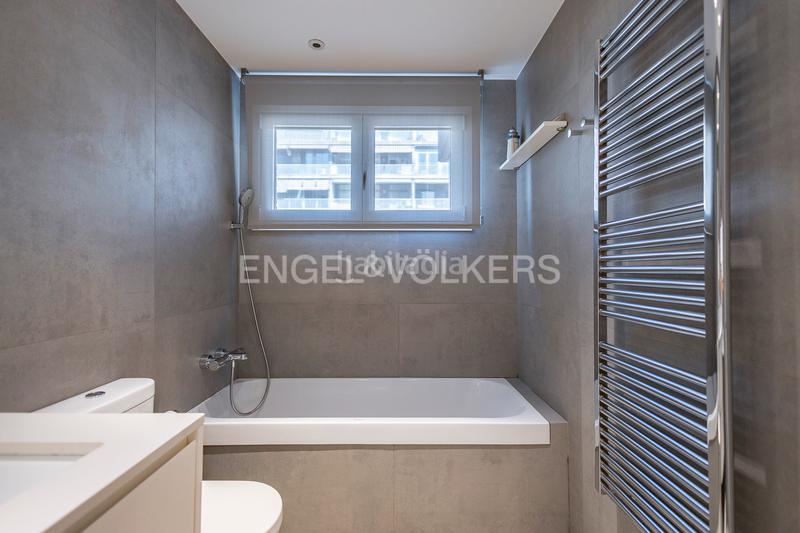 Foto 5d42a1ab-e8ad-4b11-a36e-8dcb3f528d71. Miete appartement mit heizung parking pool in Pedralbes Barcelona