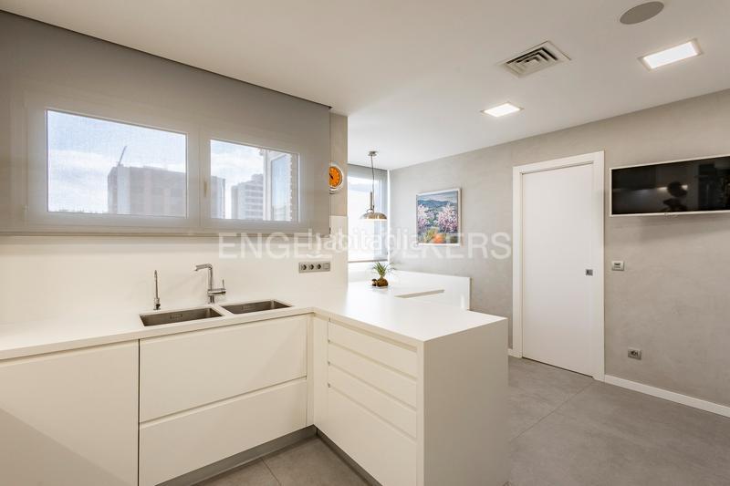 Foto 2b02a028-cfbd-4f62-9fcc-ff1b842db298. Rent apartment with heating parking pool in Pedralbes Barcelona