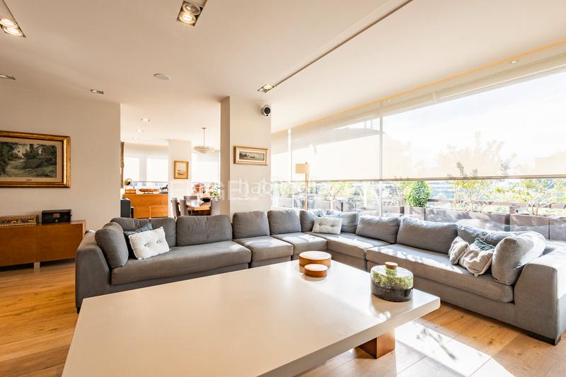 Foto e4572996-4be8-43b8-88c3-11896e63469b. Rent apartment with heating parking pool in Pedralbes Barcelona