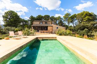 Casa en Sant Martí de Tous. Masía única del siglo xvii totalmente reformada con piscina clim