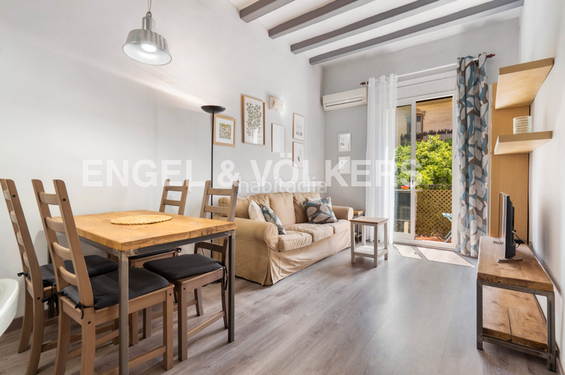 Foto a04cc39c-1a23-4e58-8dd9-a490880072bf. Alquiler apartamento piso temporal en calle girona en Barcelona