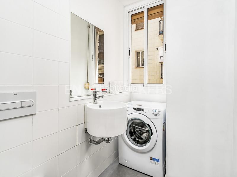 Foto 173094f8-ae8c-4909-8e02-120f5890ac97. Alquiler apartamento moderno y totalmente equipado, temporal en la Barceloneta en Barcelona