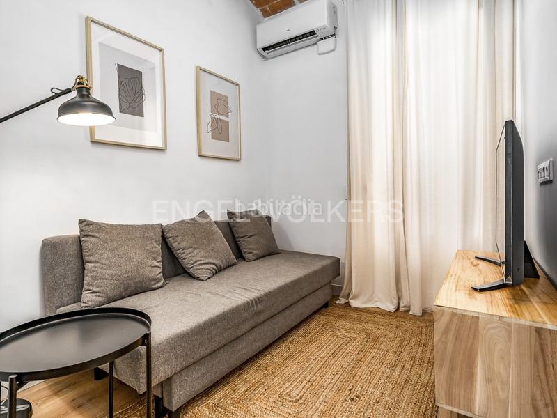 Foto bbb69016-f2fa-413d-ab9f-ef9a885cf0eb. Alquiler apartamento moderno y totalmente equipado, temporal en la Barceloneta en Barcelona