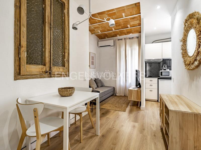 Foto f7d29421-f061-45ed-880e-505a5e35ad67. Alquiler apartamento moderno y totalmente equipado, temporal en la Barceloneta en Barcelona
