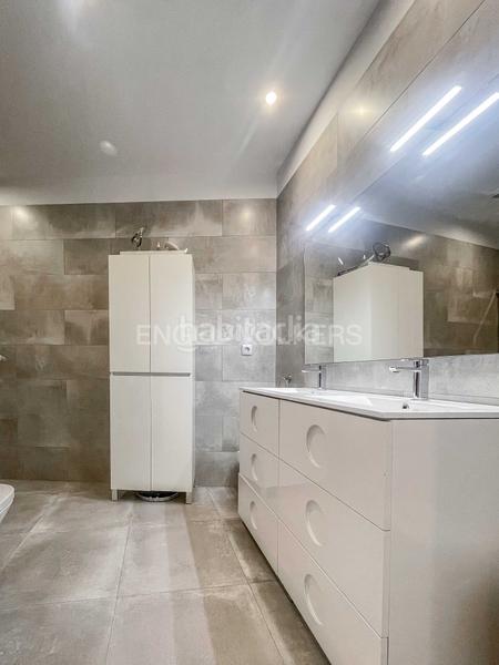 Foto 35341c53-c6a5-4079-936a-01152507bf88. Alquiler apartamento excelente bajos en cornella de llobregat en Cornellà de Llobregat