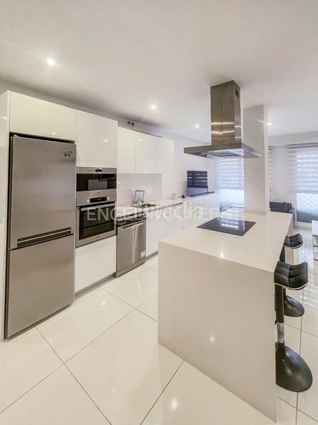 Foto bd7f56ff-7dfe-4904-912d-bc5360b755a4. Alquiler apartamento excelente bajos en cornella de llobregat en Cornellà de Llobregat