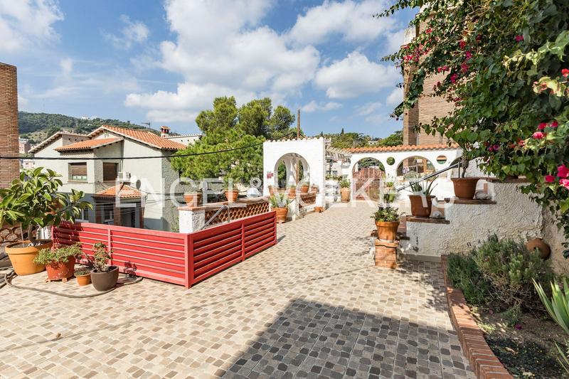 Foto d5206ab8-f351-4689-adf8-347eba168590. Casa exquisita residencia en vallcarcapenitents, gràcia, en Barcelona