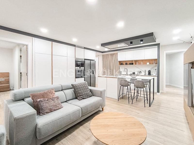 Foto 0874d3a9-b885-416b-b872-26249dea7259. Location duplex avec chauffage dans La Salut Barcelona