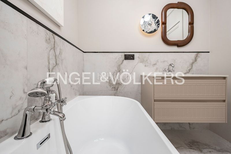 Foto 27ee8b34-ec52-46b4-86d9-b9c4ab764a6a. Pis amb calefacció a Raval Barcelona