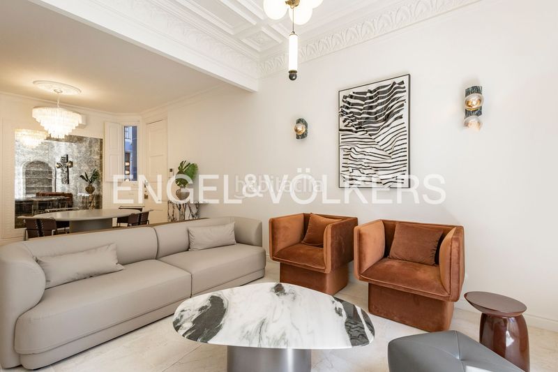 Foto acd01739-a3a4-4601-b9bd-8a5e5d593d25. Pis amb calefacció a Raval Barcelona