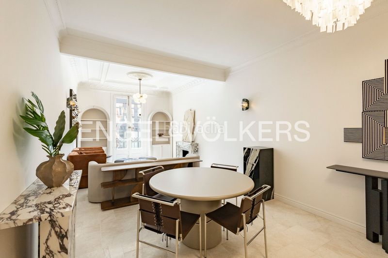 Foto c056dd02-7930-46db-9ee9-367c345caa78. Pis amb calefacció a Raval Barcelona